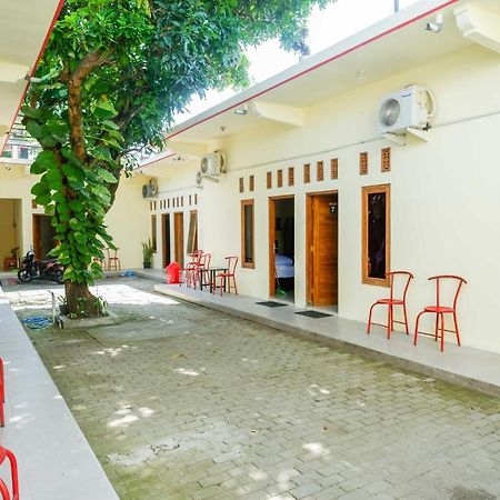 RedDoorz @ Umbul Ponggok Waterpark Klaten Bagian luar foto