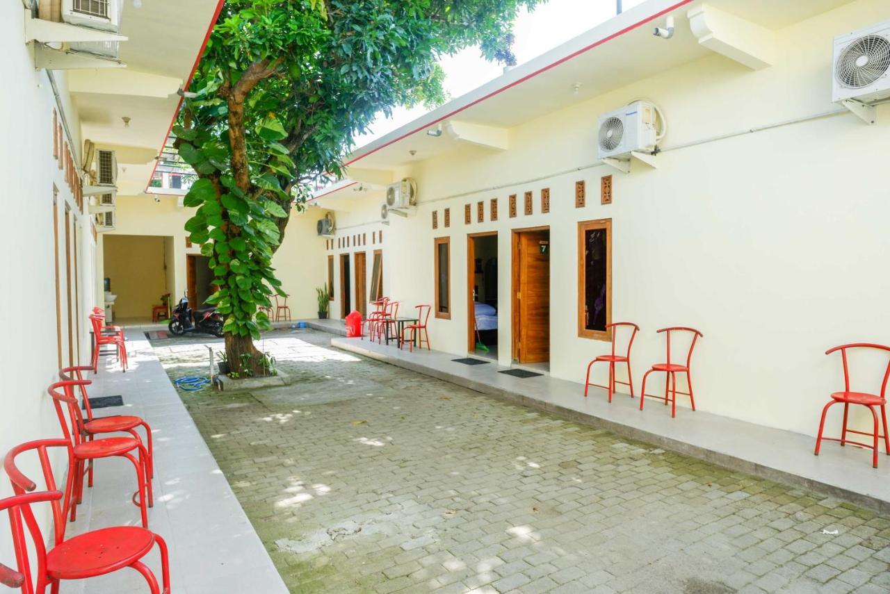 RedDoorz @ Umbul Ponggok Waterpark Klaten Bagian luar foto