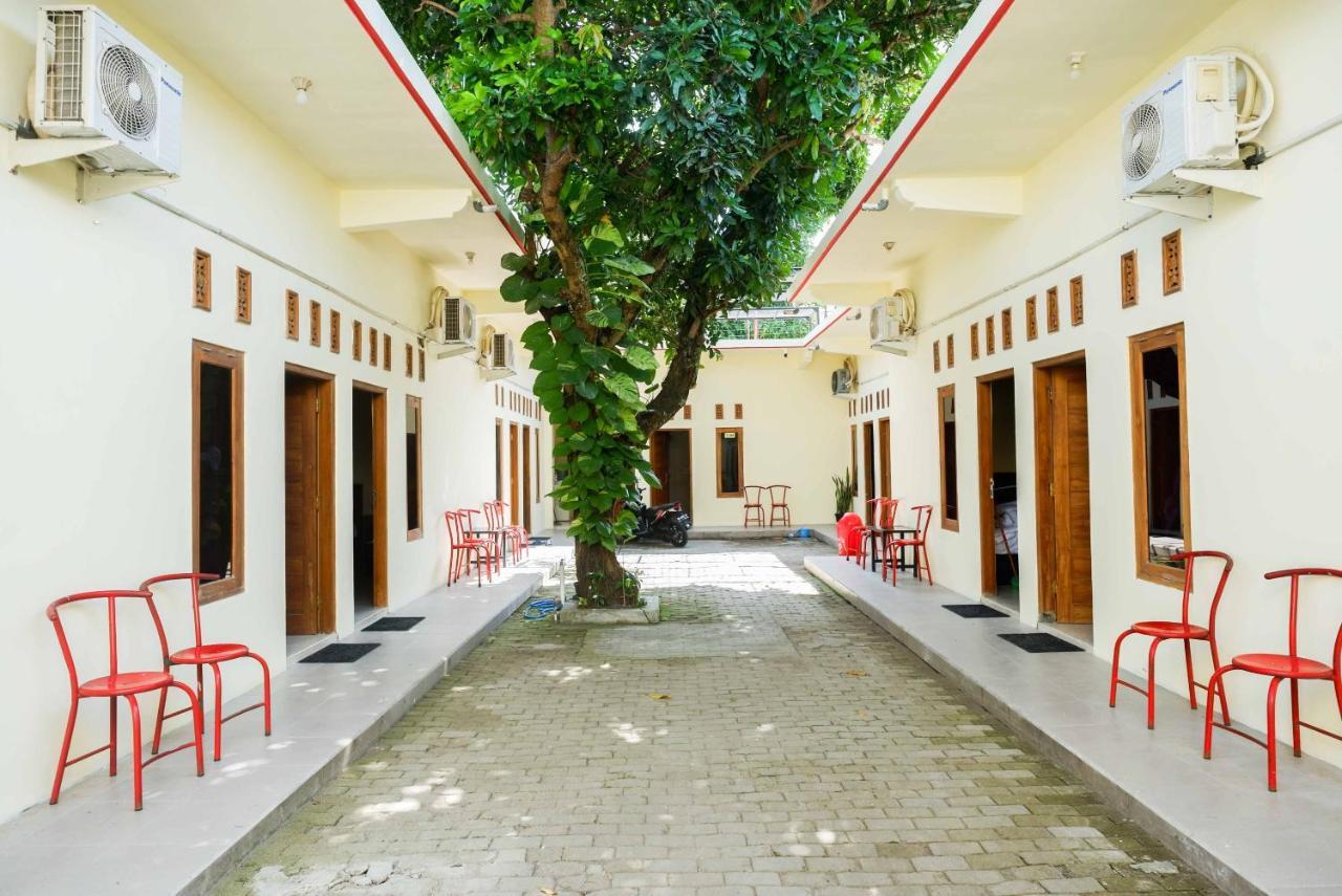 RedDoorz @ Umbul Ponggok Waterpark Klaten Bagian luar foto
