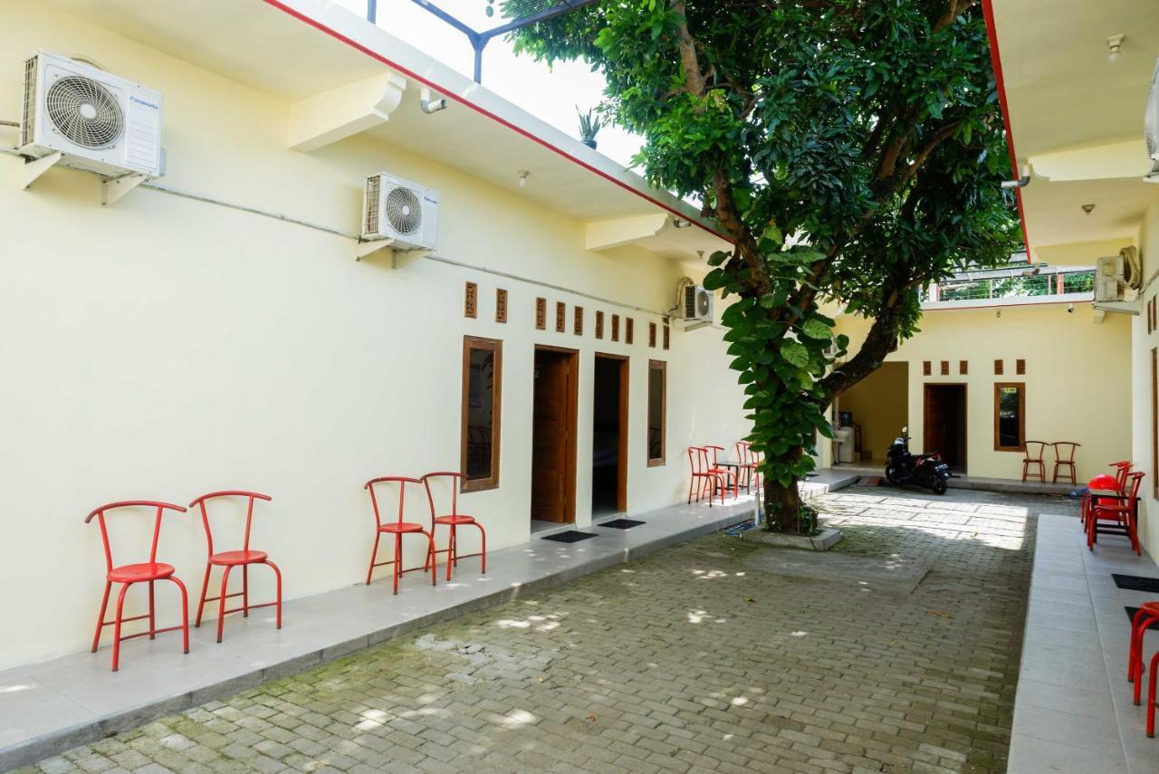 RedDoorz @ Umbul Ponggok Waterpark Klaten Bagian luar foto